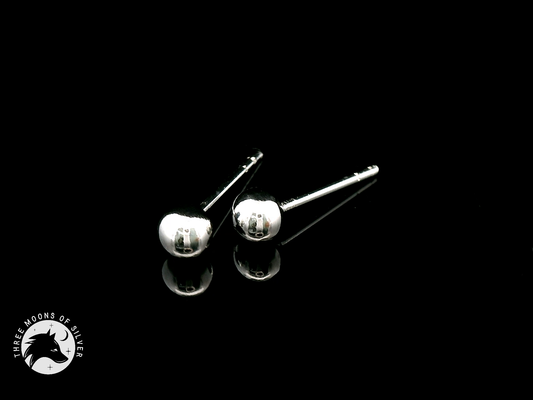 Minimalistic Elegant Stud Earrings 14mm