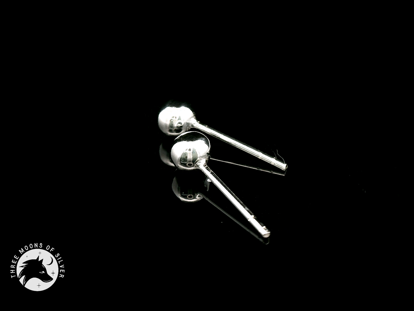 Minimalistic Elegant Stud Earrings 14mm