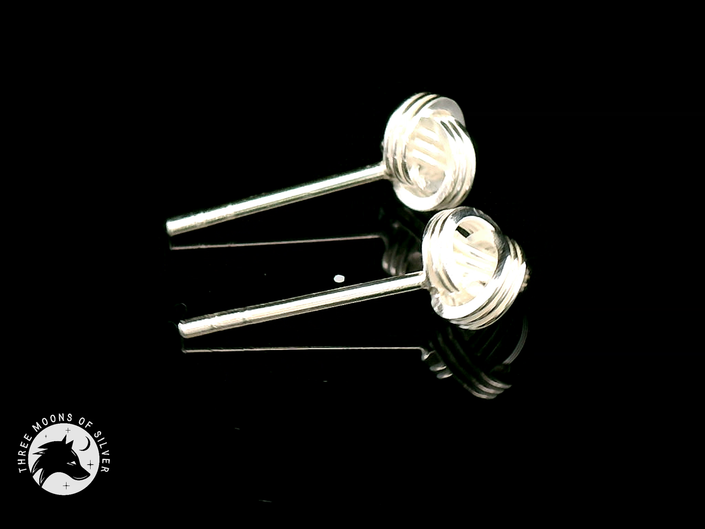 Stunning Silver Knot Earrings 14mm