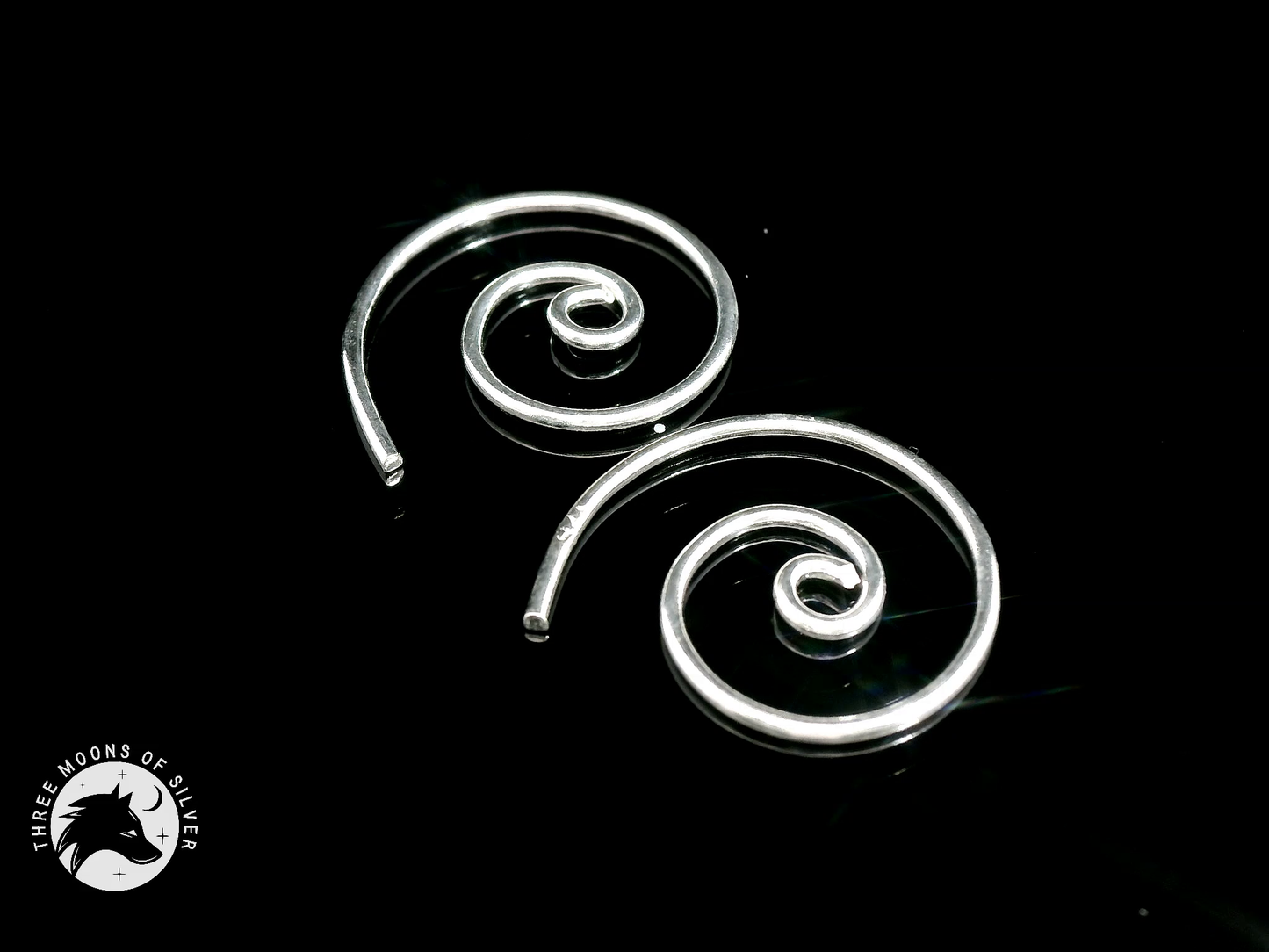 Elegant Silver Spiral Earrings 15mm