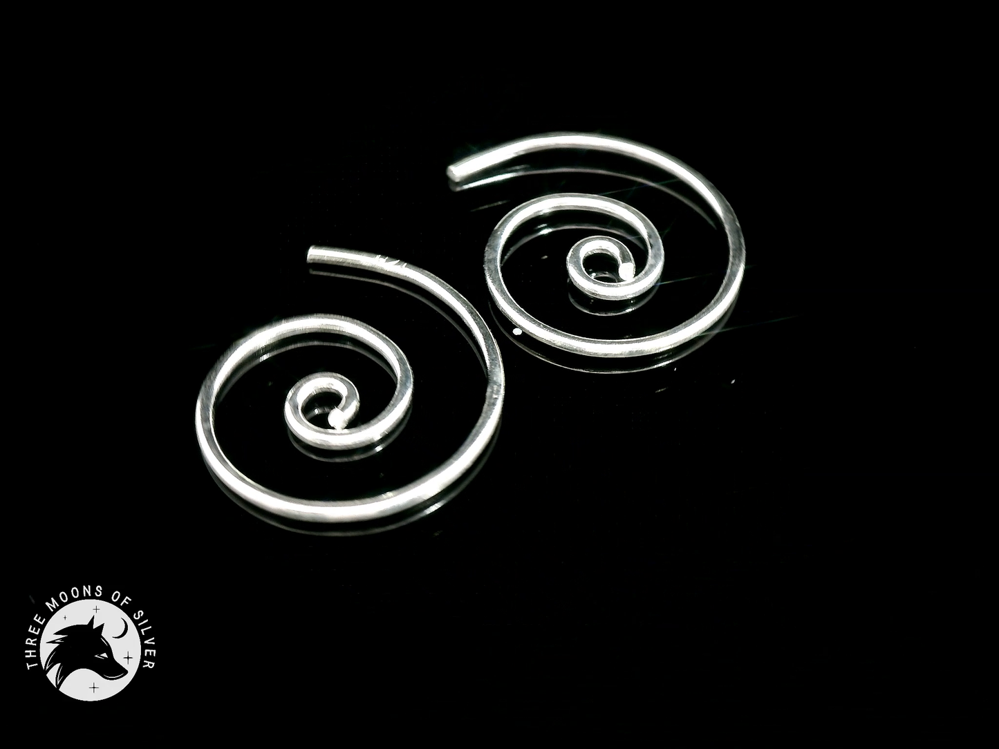 Elegant Silver Spiral Earrings 15mm