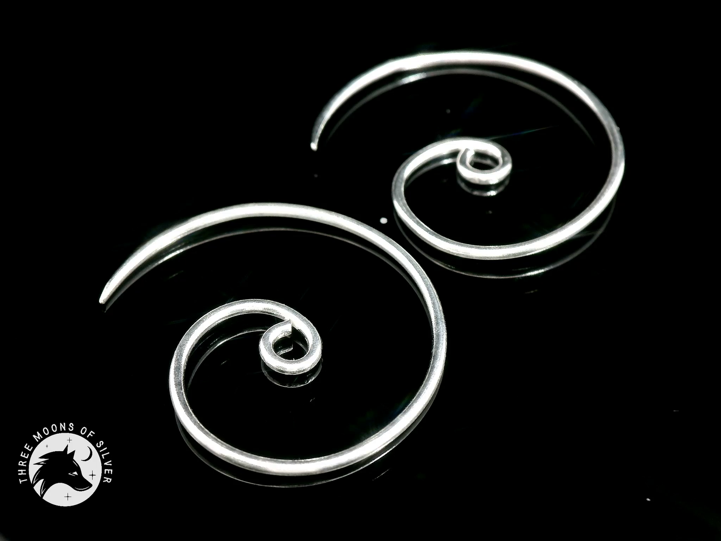 Elegant Spiral Hoop Earrings 22mm