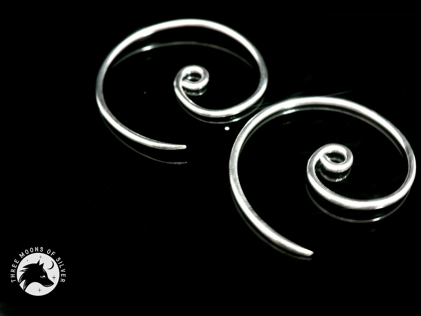Elegant Spiral Hoop Earrings 22mm