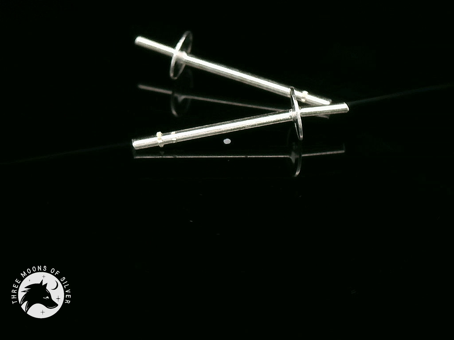 Elegant Silver Stud Earrings with Pin 14mm