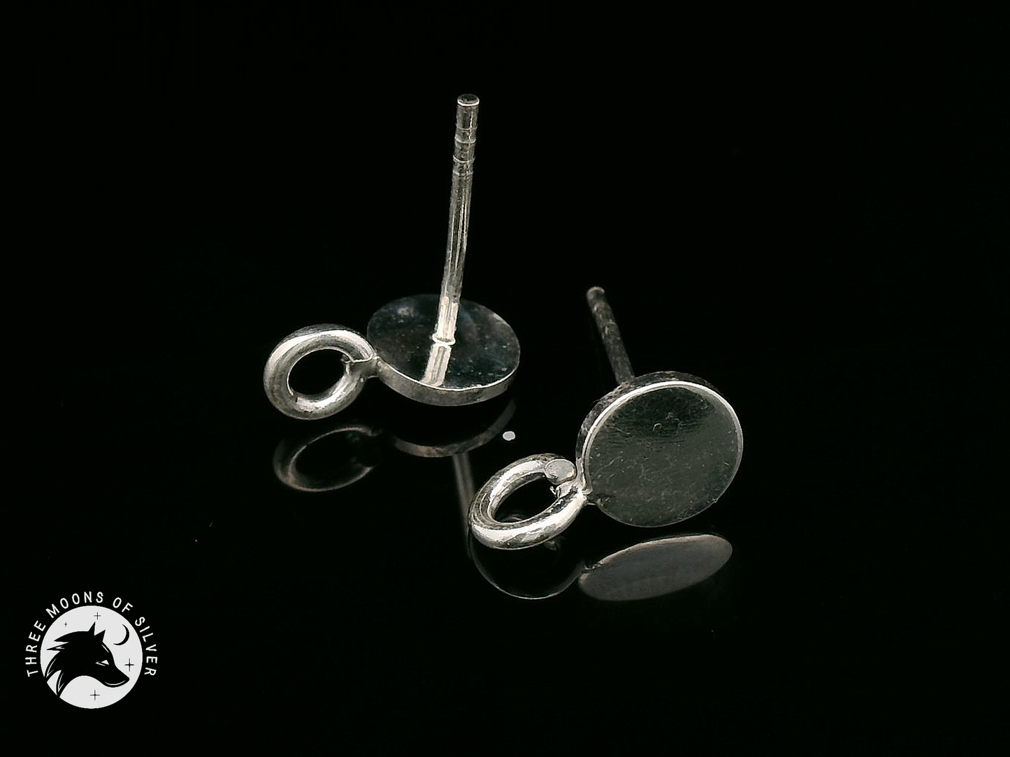 Elegant Flat Silver Stud Earrings 6mm