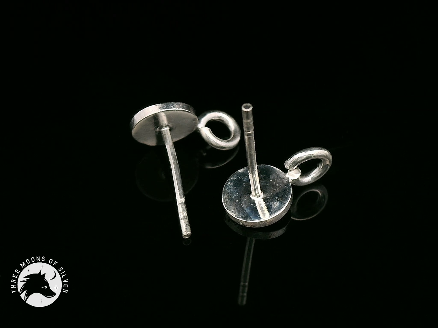 Elegant Flat Silver Stud Earrings 6mm