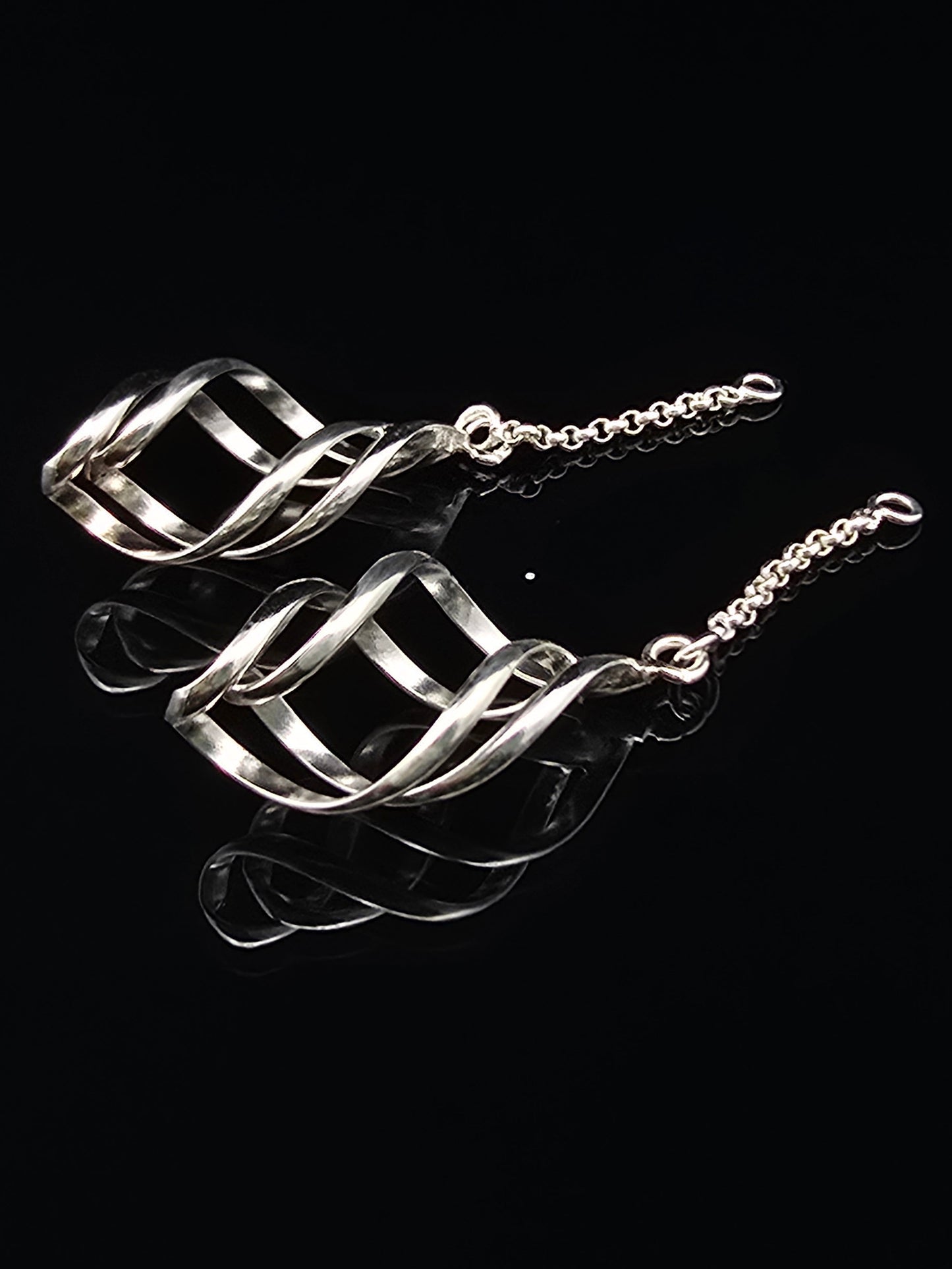 Elegant Chain Dangle with Spiral Ending 45mm