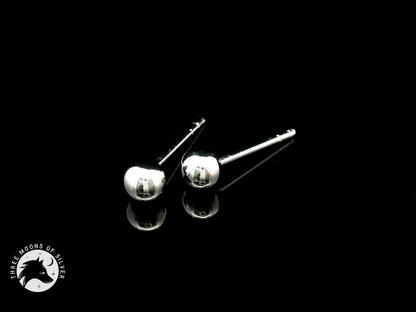 Minimalistic Elegant Stud Earrings 14mm