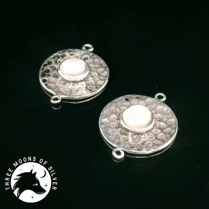 Elegant Silver Connector with Pearls 18mm