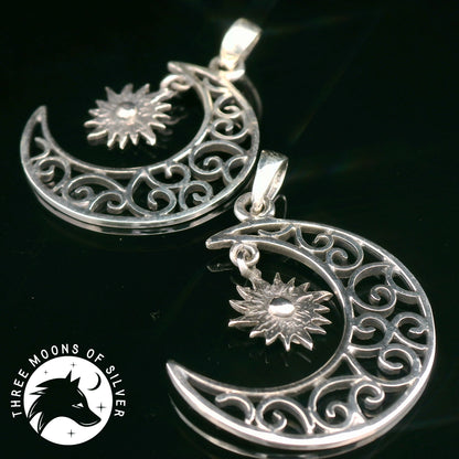 Elegant Crescent Moon Pendants 29mm