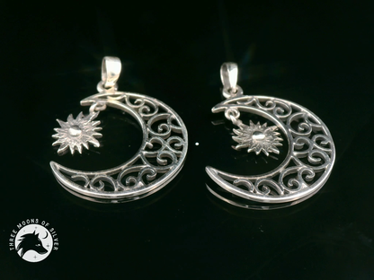 Elegant Crescent Moon Pendants 29mm