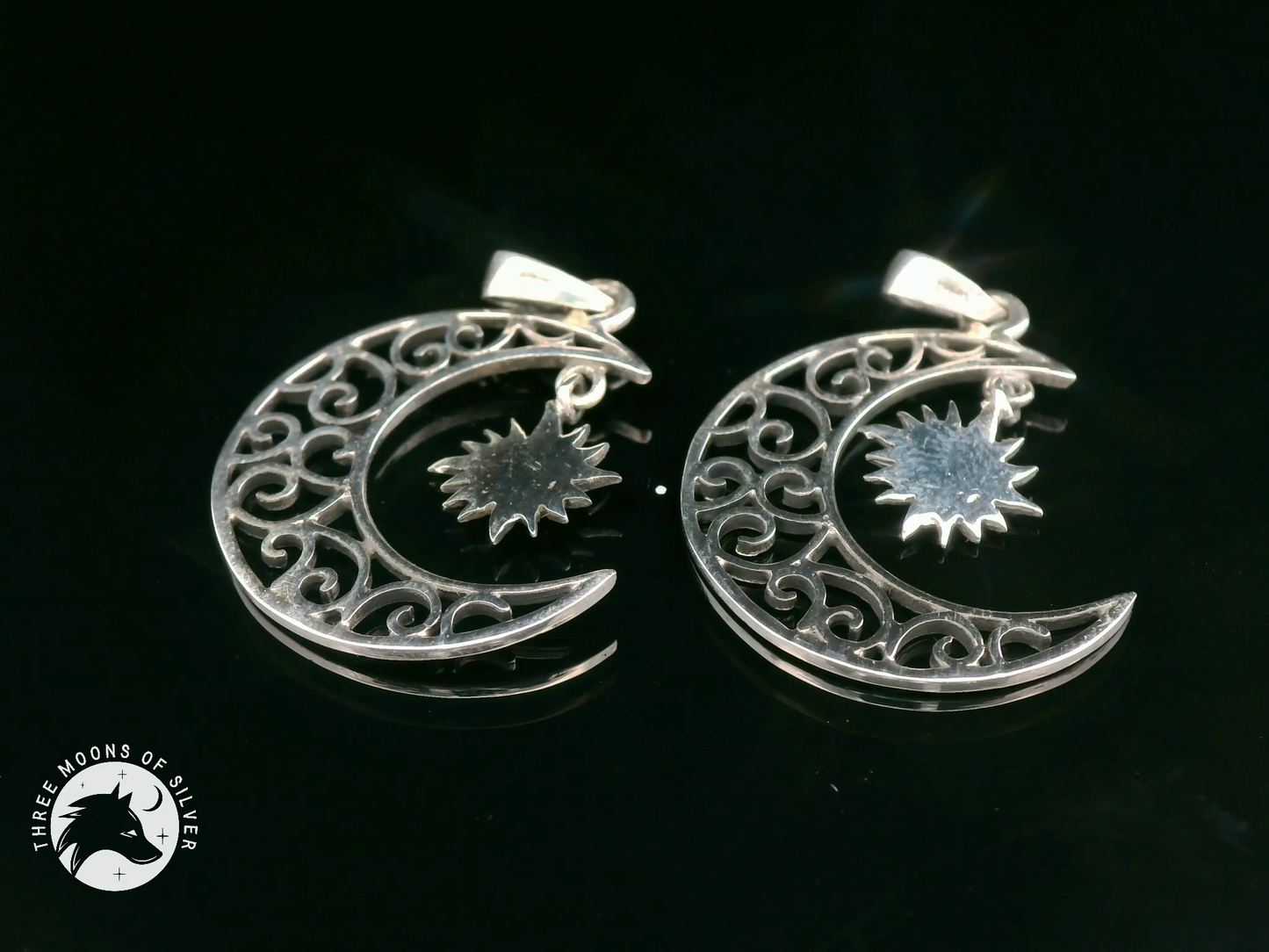 Elegant Crescent Moon Pendants 29mm